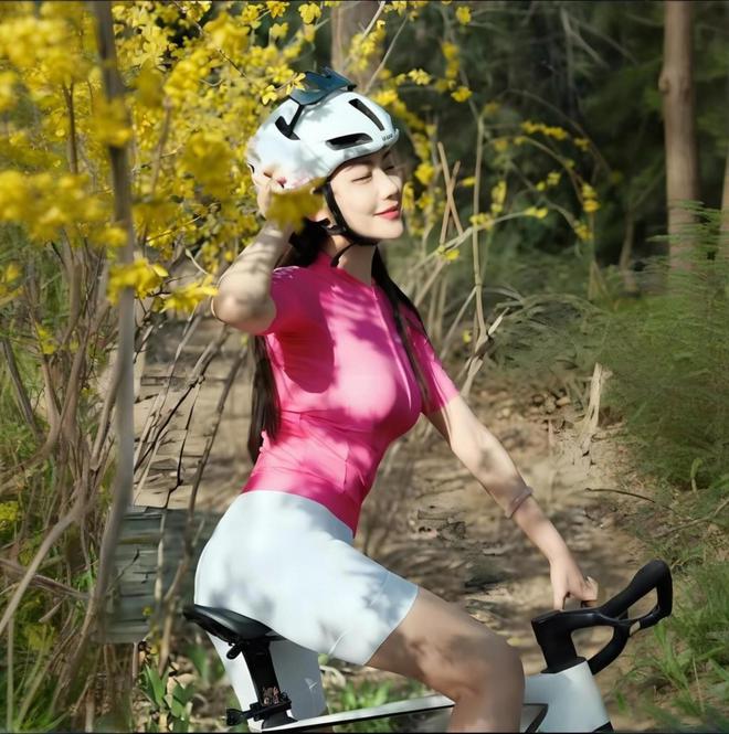 滚球-2025辐轮王土拨鼠世界10大运动自行车品牌排行榜前十名(图7) 滚球-2025辐轮王土拨鼠世界10大运动自行车品牌排行榜前十名(图7)