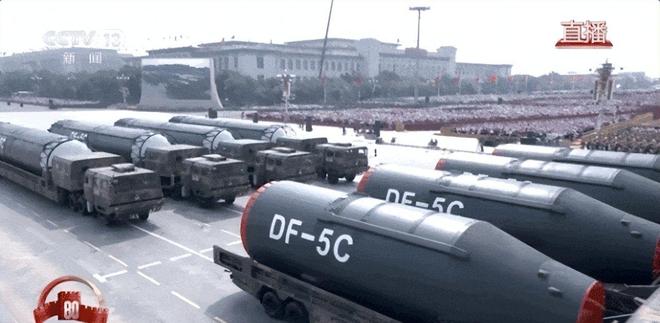 滚球-美专家：三年后美债危机爆发特朗普却扯93阅兵中方亮出东风61(图13)