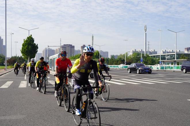 滚球-“安全骑行 打卡更好潍坊”中海天钻骑行活动举办(图3)